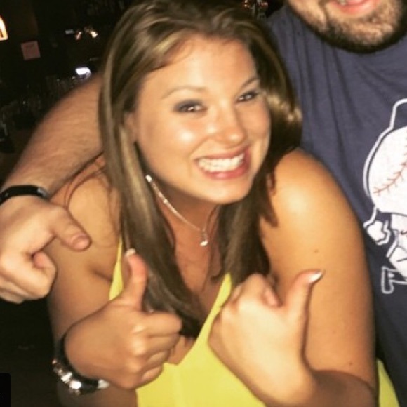 Meet your Posher, Jennifer - Picture 1 of 1